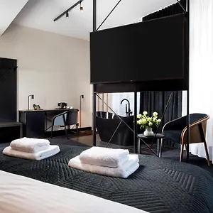 https://hotel-krupnicza-30.krakowhotelspoland.com